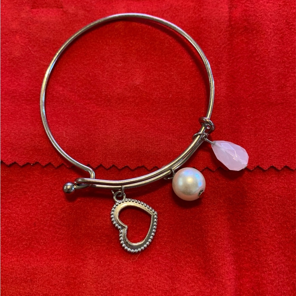 Elegant Silver Bracelet with Heart and Pearl Charms